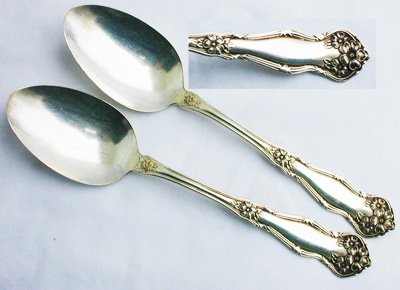 Arbutus silverplate Rogers IS 1908 issue 2 serving spoons silver plate