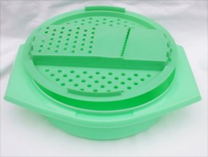 Tupperware large green grater bowl