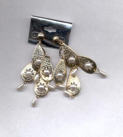 White and goldtone dangling pierced earrings (#8)