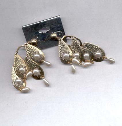 Goldtone with white stone dangling pierced earrings. (#51).