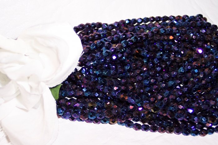 IRIS BLUE Czech Fire Polished 4mm Beads q. 50