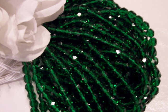 EMERALD GREEN Czech Fire Polished 8mm Beads q.50