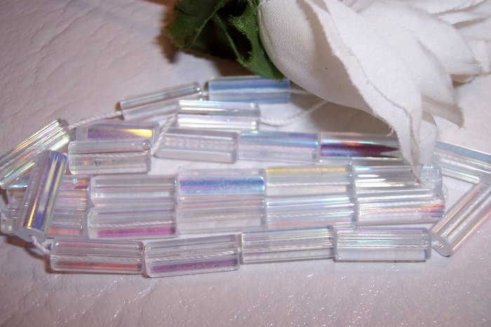 ATLAS 5-sided glass bead CRYSTAL AB