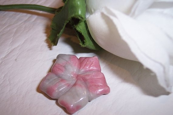 RHODONITE Quartz Flower Station Pendant 25mm