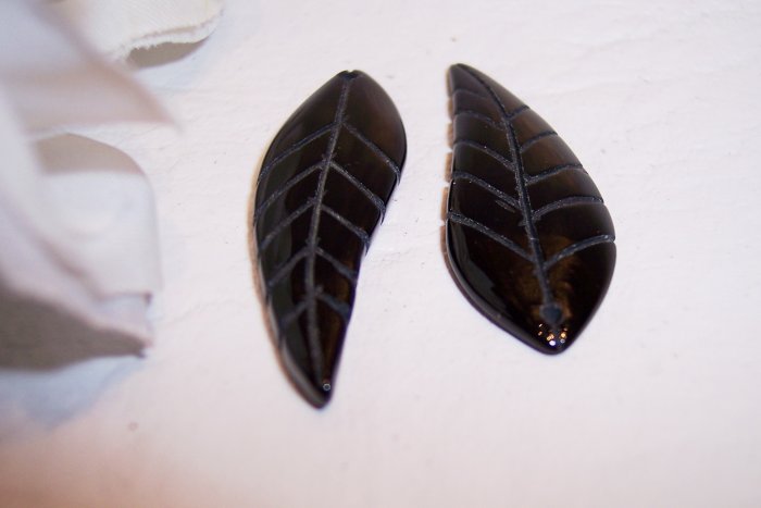 BLACK AGATE Carved Leaf Drop (pk 2)