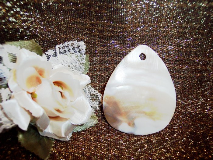 MOTHER OF PEARL TEARDROP Pendant 50x62mm
