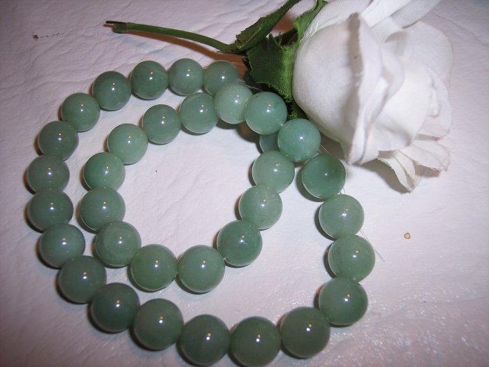 AVENTURINE (green) 11-12mm round beads