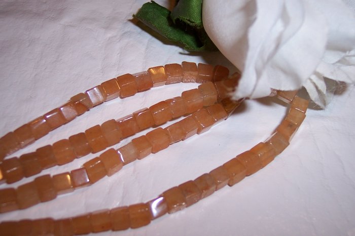 AVENTURINE (peach) 4x4 Cube Beads