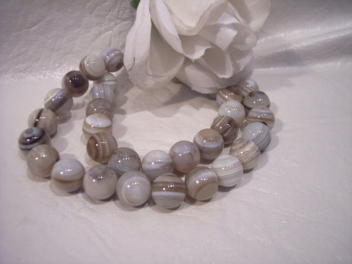 Grey Agate (striped) 10 mm Round Beads