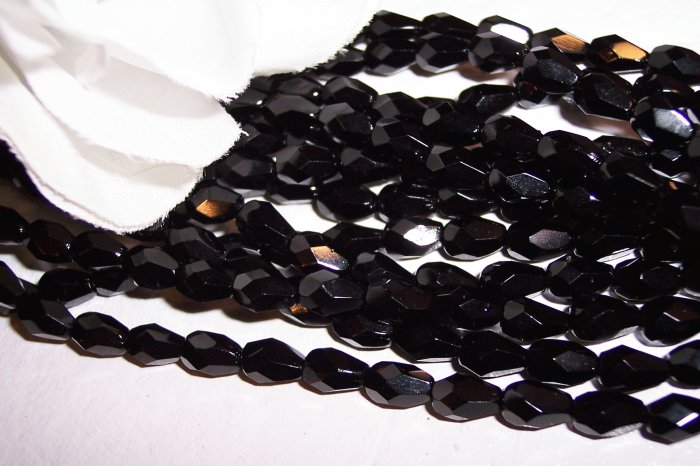 BLACK Czech Fire Polish Crystal Teardrop 7/5mm