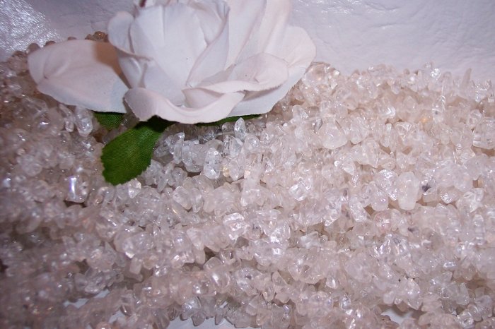 CLEAR CRYSTAL QUARTZ Chips 36" strand