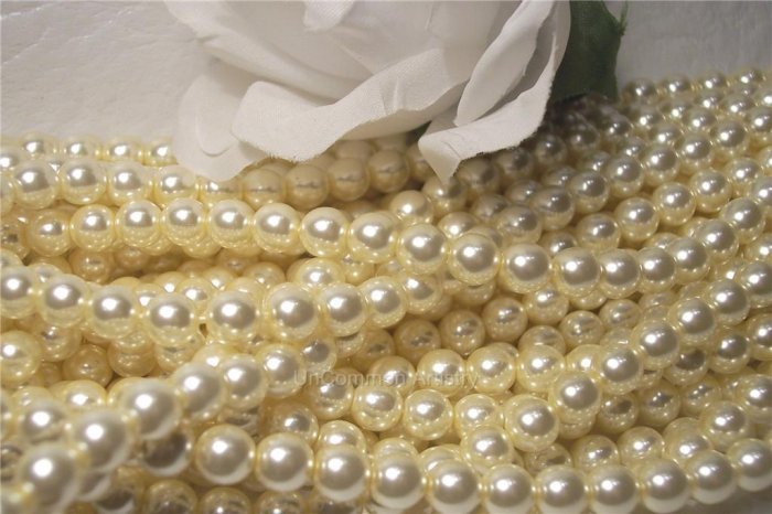 GLASS PEARLS Czech 6mm Round VANILLA CREAM q.100