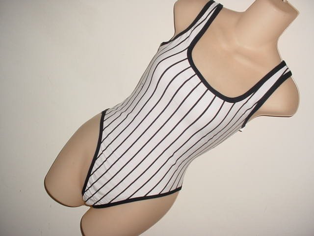 NEW BODYMASTER LEOTARD SIZE MEDIUM NWT
