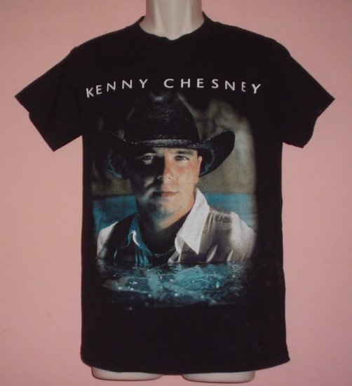 Vintage Kenny Chesney 2001 tour, "It Don't Happen Twice". tee shirt. Small