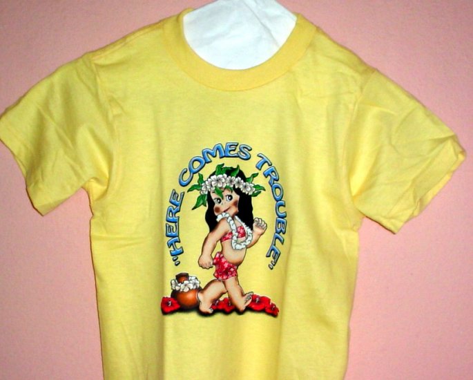 Childrens tee shirt Size 2 - 4 HERE COMES TROUBLE Girl Yellow cotton Top quality