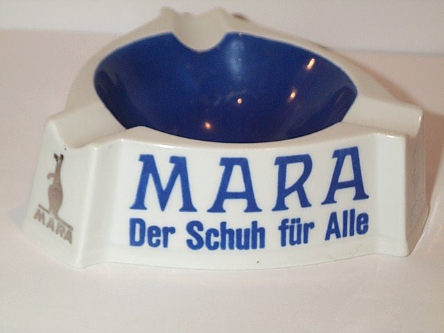 Kangaroo Ashtray MARA Der Schuh fur Alle German white blue dish