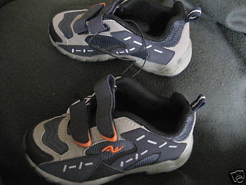 NWT BOY NAVY BLUE ATHLETIC TENNIS SHOE SNEAKER VELCRO 9