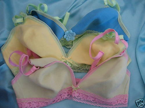 NEW VICTORIA SECRET LOT PRETTY LACE WIRELESS BRAS 34B