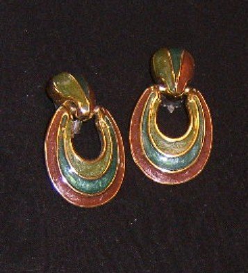 Bold but Light Pair of Molded Enamel Look Earrings Clip On Free Ship