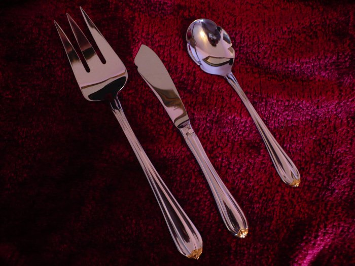 3 Pc. Serving Set - Golden Melon Bud Stainless