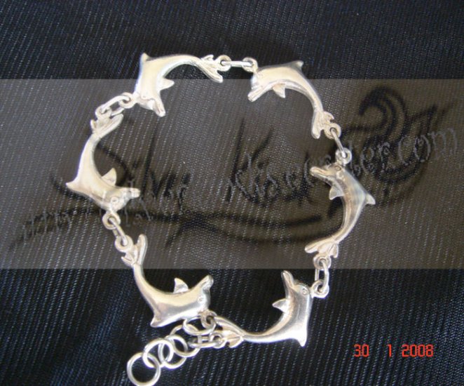 B02Dolphins bracelet