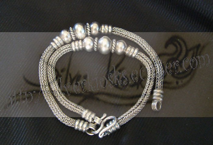 B05Antique style double bracelet