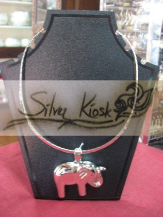 N021 Plain silver with elephant pendant