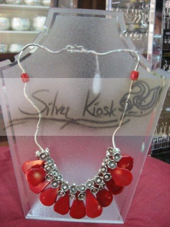 N023 necklace decorate with red stone.