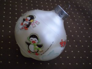 VINTAGE 1985 HALLMARK CHRISTMAS BALL ORNAMENT PENGUIN GOOD TIMES WITH GOOD FRIENDS