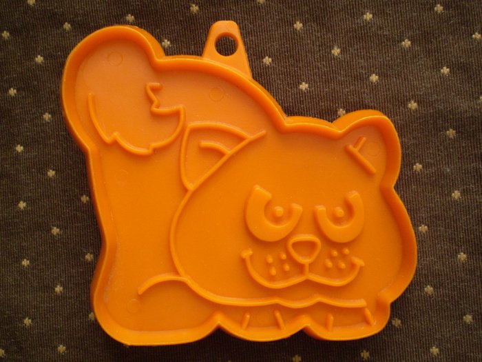 VINTAGE HALLMARK COOKIE CUTTER CAT HALLOWEEN