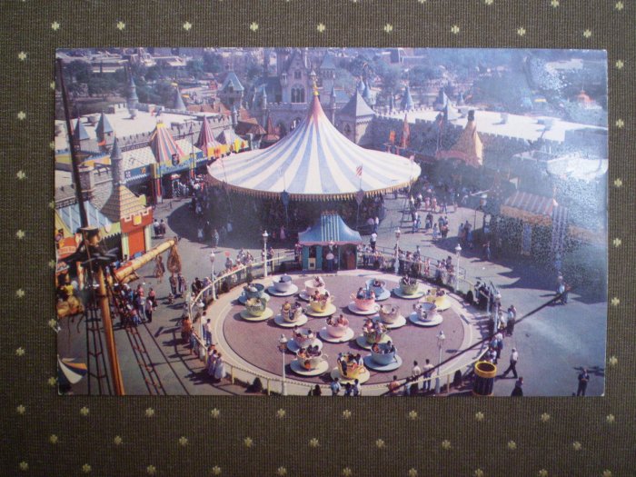 VINTAGE 1950's DISNEYLAND POSTCARD P12362 Castle teacup
