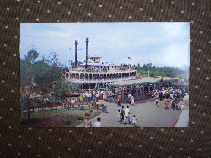 VINTAGE 1950's DISNEYLAND POSTCARD P12292 PC Mark Twain