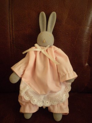 DEPT 56 GREY BUNNY O'HARE PINK RABBIT EASTER 8" POSEABLE