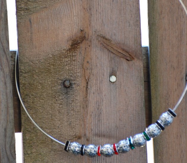 Rinestone on silver cuff neclace