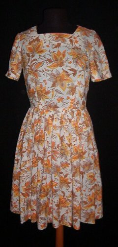Pretty Floral 40s-50s Day Dress