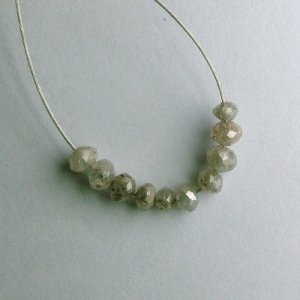 1.03 ct. Diamond Bead Collection – intense silver sparkle