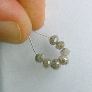 1.04 ct. Diamond Bead Collection – intense silver sparkle