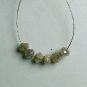 1.05 ct. Diamond Bead Collection – intense silver sparkle