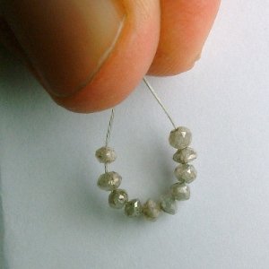 1.05 ct. Diamond Bead Collection – intense silver sparkle