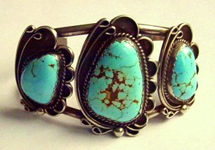 1930s NAVAJO NATIVE AMERICAN ORNATE HEAVY BRACELET TURQUOISE STERLING JEWELRY