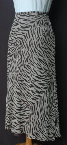 JONES NEW YORK Animal Print SILK Skirt - Size 14
