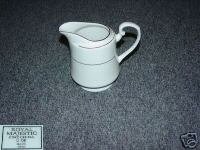 Royal Majestic D'Or 1 Cream Pitcher ( Creamer )