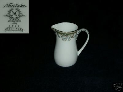 Noritake Fellicia Cream Pitcher ( Creamer )