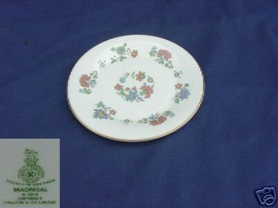 Royal Doulton Madrigal 5 Bread and Butter Plates - MINT