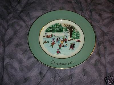 Wedgwood Avon 1975 Christmas Plate