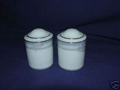 Noritake Lanchashire Salt and Pepper Shaker Set