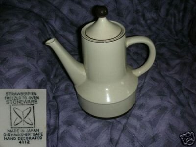 Sears / Harmony House 4112 Strawberries Coffee Pot