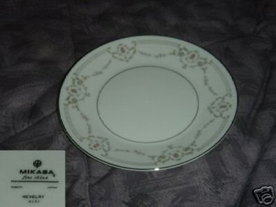 Mikasa Revelry 4 Bread and Butter Plates
