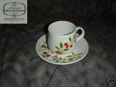 Noritake Berries 'n Such 4 Cup and Saucer Sets