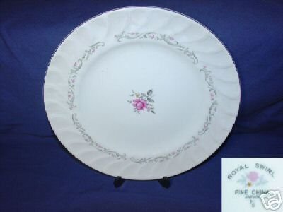 Fine China of Japan Royal Swirl 2 Dinner Plates